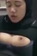 Bokep Indo Ngewe WOT Jilbab Hitam Toge Viral