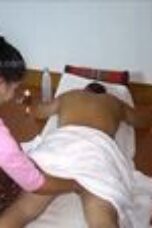 Bokep Indo Kakek Bule Pengen Nyobain Jasa Pijit Plus2