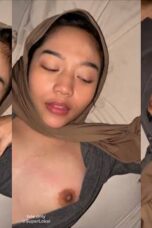 Bokep jilbab indonesia terbaru crot di susu Bokep jilbab indonesia terbaru crot di susu